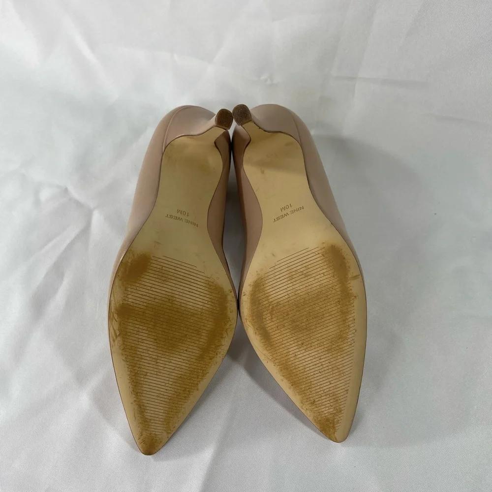 Nine West Womens Flax Leather Pointed Toe Pump  Light Natural Tan Size 1…